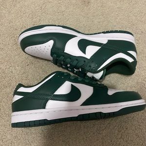 *FREE SHIPPING* nike dunk low michigan state white and green NEW